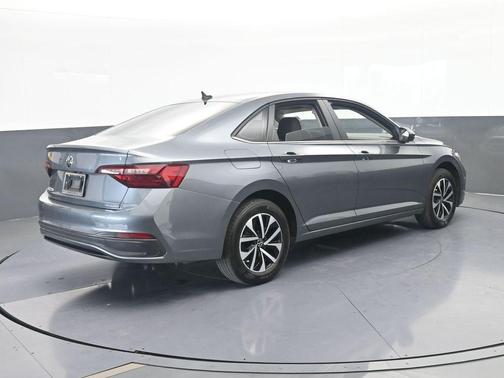 Platinum Gray Metallic 2024 Volkswagen Jetta 1.5T S
