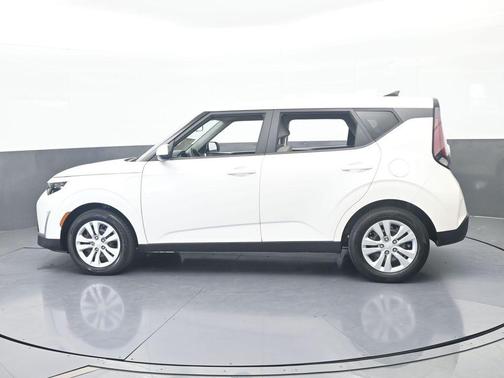 Snow White Pearl 2023 Kia Soul LX