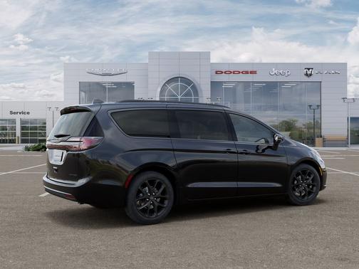Diamond Black Crystal Pearlcoat 2026 Chrysler Pacifica Limited
