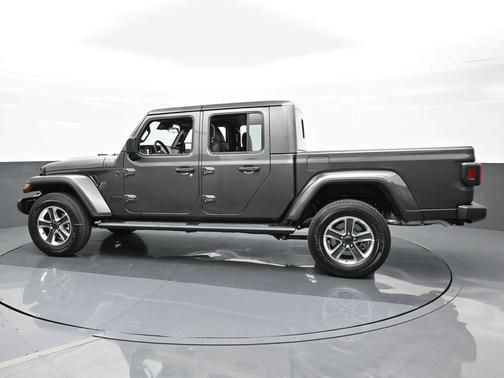 2024 Jeep Gladiator Sport