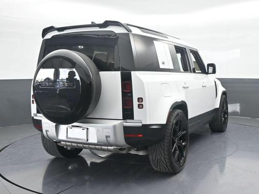 2024 Land Rover Defender P400 S