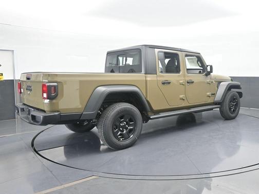 2026 Jeep Gladiator Sport
