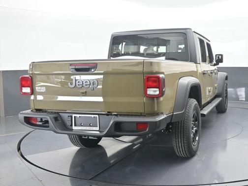 2026 Jeep Gladiator Sport