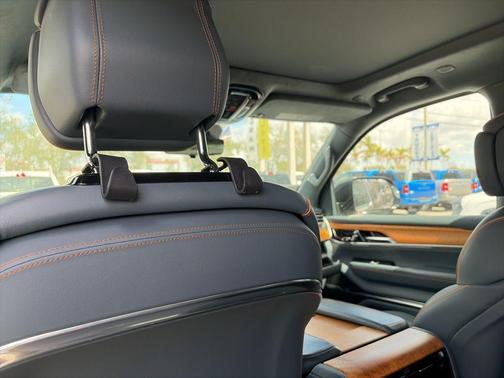 2022 Jeep Grand Wagoneer Series II