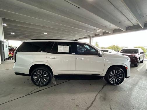 2022 Cadillac Escalade Sport