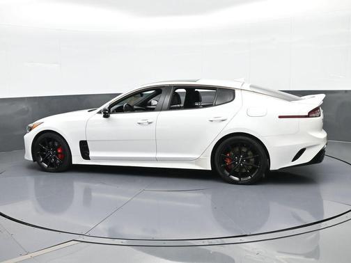 2022 Kia Stinger GT2