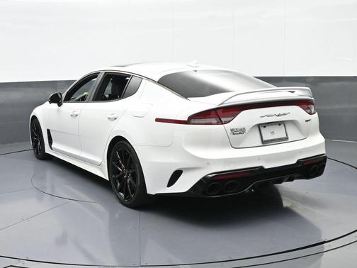 2022 Kia Stinger GT2