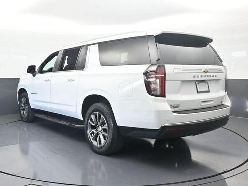 2023 Chevrolet Suburban LT