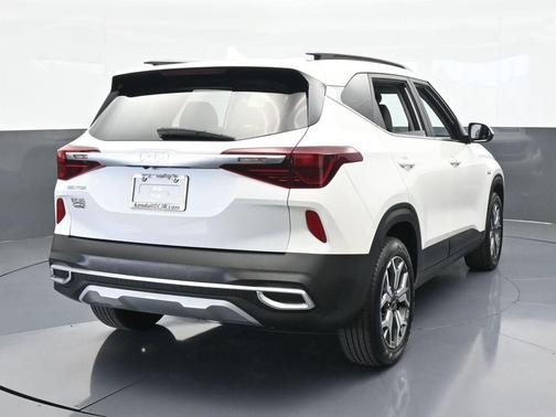2023 Kia Seltos EX