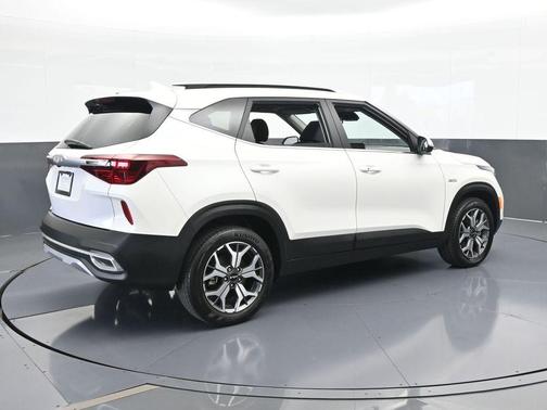 2023 Kia Seltos EX