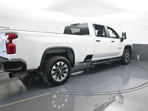Summit White 2022 Chevrolet Silverado 2500 Custom