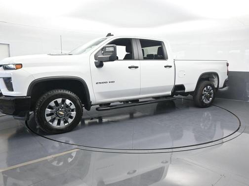 Summit White 2022 Chevrolet Silverado 2500 Custom