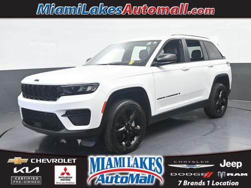 Bright White Clearcoat 2023 Jeep Grand Cherokee Altitude X