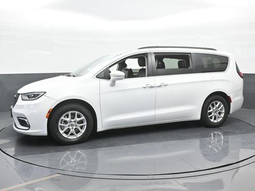 2022 Chrysler Pacifica Touring-L