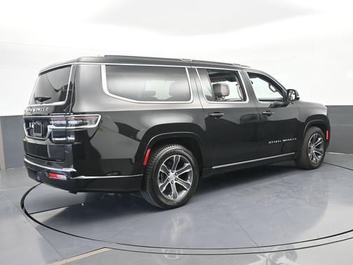 Diamond Black Crystal Pearlcoat 2024 Jeep Grand Wagoneer L Base