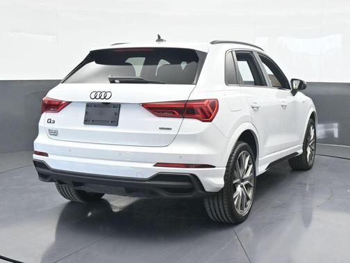 2025 Audi Q3 45 S line Premium