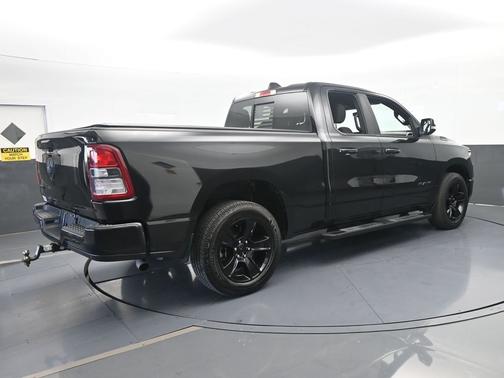 Diamond Black Crystal Pearlcoat 2021 RAM 1500 Big Horn/Lone Star