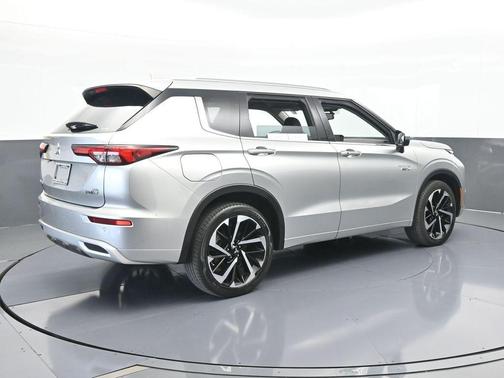 2023 Mitsubishi Outlander PHEV SEL