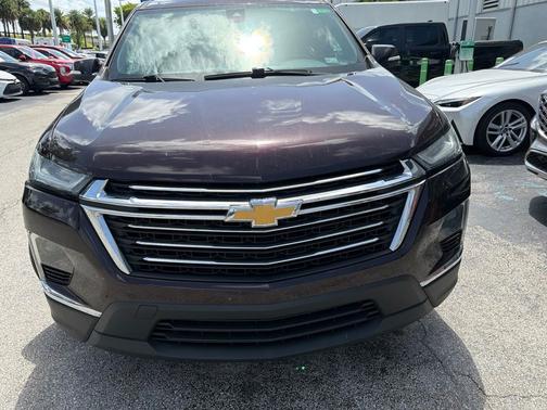 Black Cherry Metallic 2022 Chevrolet Traverse LT Leather