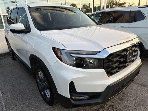 White 2023 Honda Passport EX-L