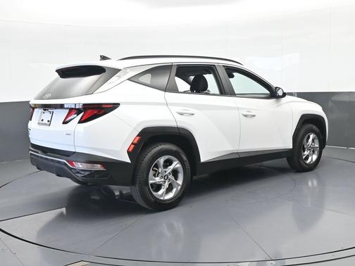 White Pearl 2024 Hyundai TUCSON SEL