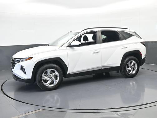 White Pearl 2024 Hyundai TUCSON SEL