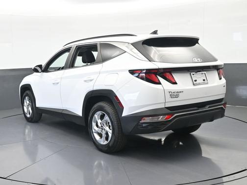 White Pearl 2024 Hyundai TUCSON SEL