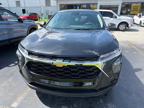 Mosaic Black Metallic 2024 Chevrolet Trax LS