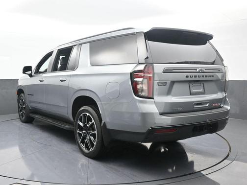 2024 Chevrolet Suburban RST