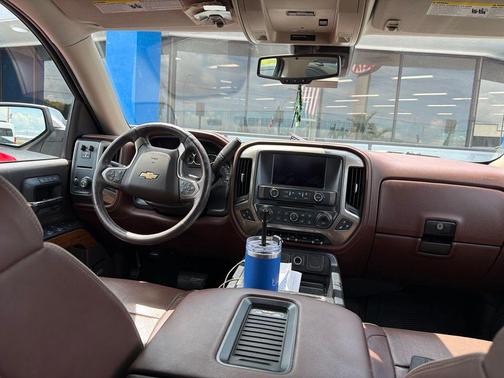 Iridescent Pearl Tricoat 2017 Chevrolet Silverado 1500 High Country