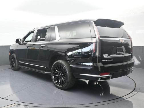 2022 Cadillac Escalade ESV Premium Luxury