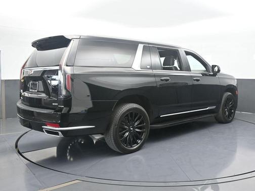 2022 Cadillac Escalade ESV Premium Luxury