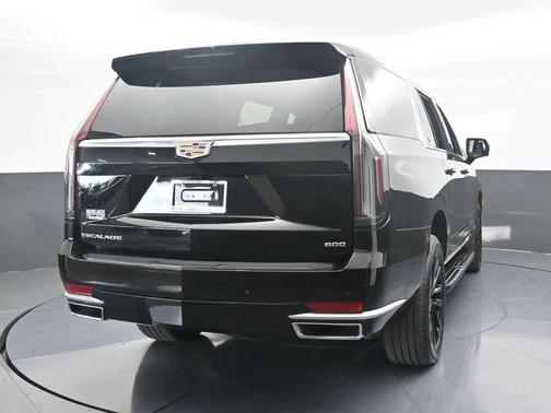 2022 Cadillac Escalade ESV Premium Luxury