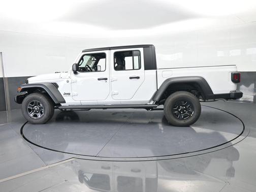 2026 Jeep Gladiator Sport