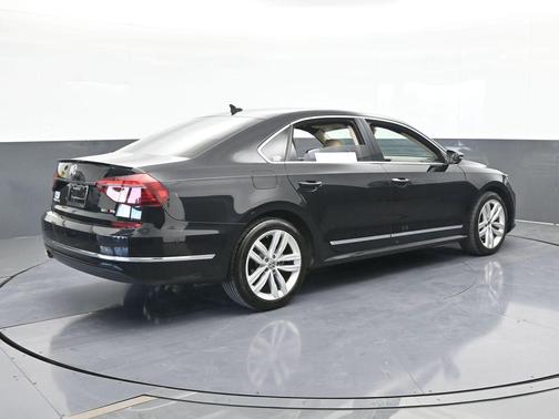 2018 Volkswagen Passat 2.0T SEL Premium