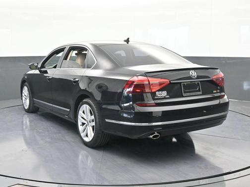 2018 Volkswagen Passat 2.0T SEL Premium