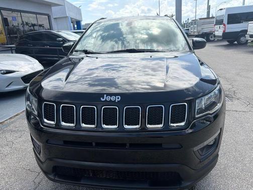 Diamond Black 2020 Jeep Compass Latitude