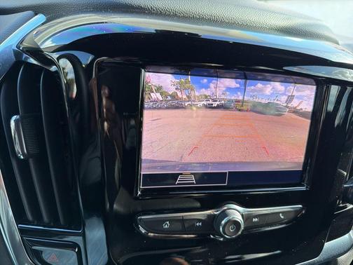 Sterling Gray Metallic 2023 Chevrolet Traverse LT Cloth