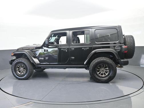Black Clearcoat 2025 Jeep Wrangler Rubicon 392