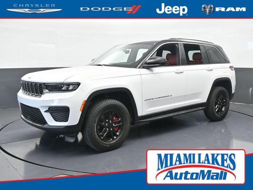 2025 Jeep Grand Cherokee Laredo