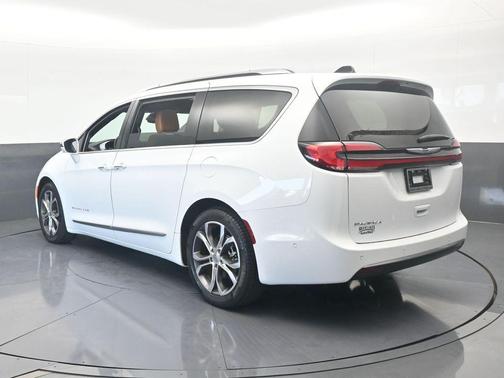 2024 Chrysler Pacifica Pinnacle