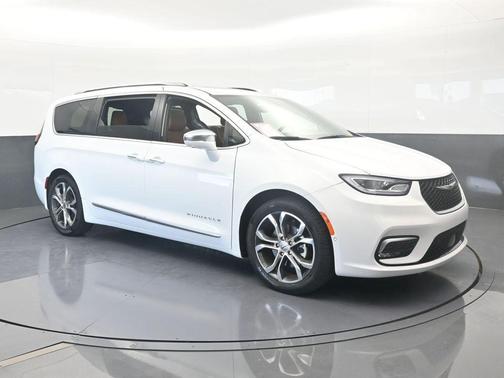 2024 Chrysler Pacifica Pinnacle