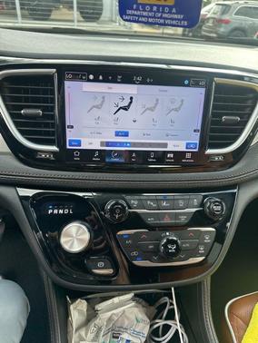 2024 Chrysler Pacifica Pinnacle