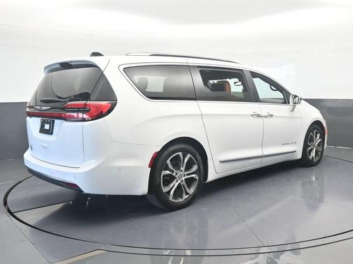 2024 Chrysler Pacifica Pinnacle