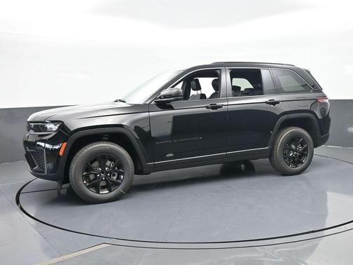 2026 Jeep Grand Cherokee Laredo