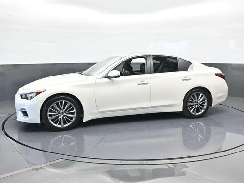 2022 INFINITI Q50 LUXE