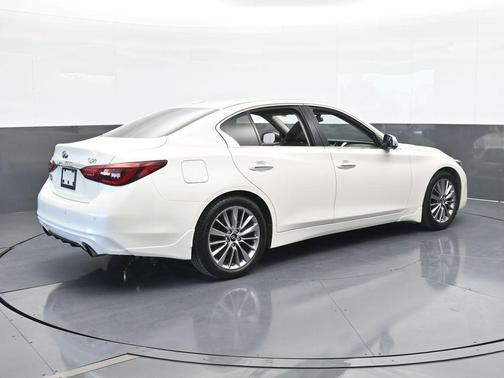 2022 INFINITI Q50 LUXE