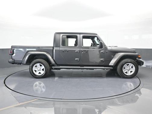 2023 Jeep Gladiator Sport