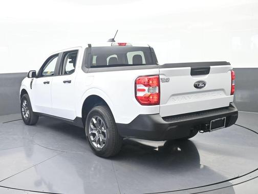 Oxford White 2025 Ford Maverick XLT