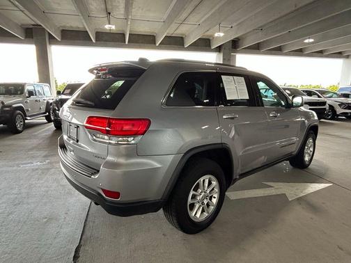 2019 Jeep Grand Cherokee Laredo E